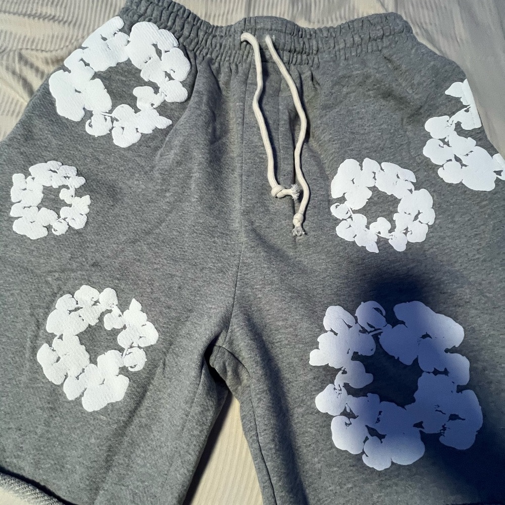 Men’s denim tear shorts